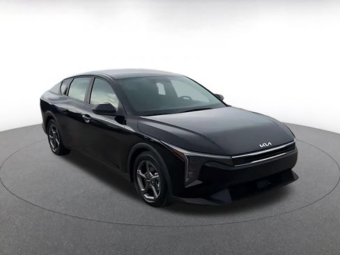 Used 2025 Kia K4 FWD image 3