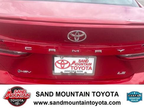 Used 2025 Toyota Camry LE w/ Convenience Package FWD image 9