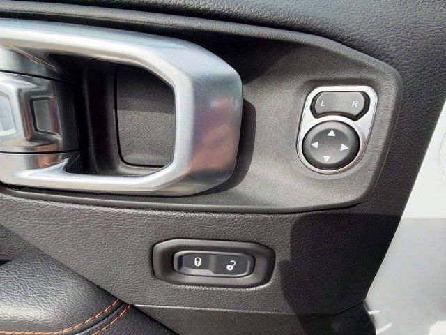 Used 2022 Jeep Gladiator Mojave w/ Cold Weather Group AWD/4WD image 12