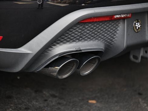 Used 2024 Porsche Macan image 10