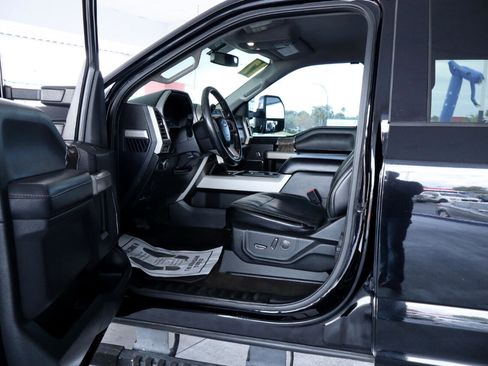 Used 2017 Ford F350 Lariat w/ Chrome Package image 14