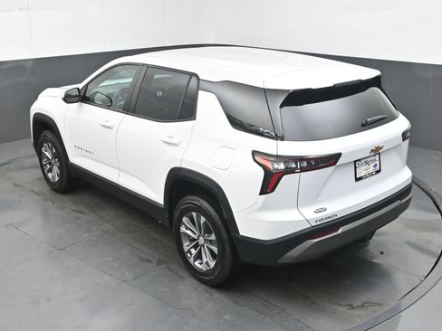 Used 2026 Chevrolet Equinox LT FWD image 36