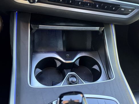 Used 2022 BMW X7 xDrive40i w/ M Sport Package image 31