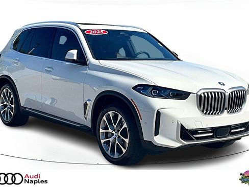 Used 2025 BMW X5 xDrive50e image 1