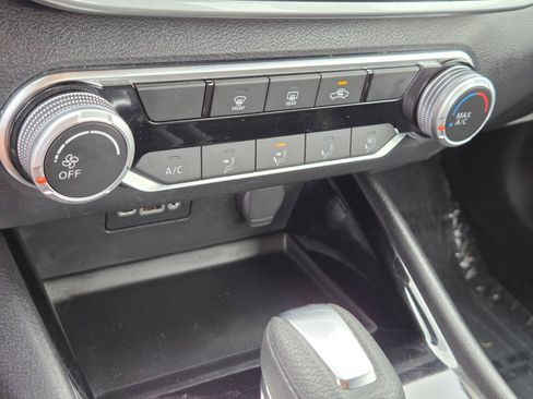 Used 2024 Nissan Altima 2.5 SV FWD image 22