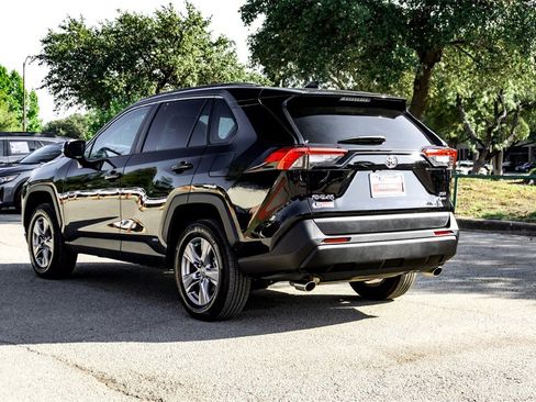 Used 2025 Toyota RAV4 XLE image 7