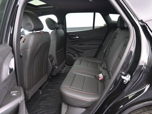 New 2026 Chevrolet Trax RS w/ Sunroof Package image 30