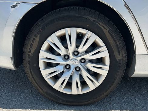Used 2012 Toyota Camry LE FWD image 46