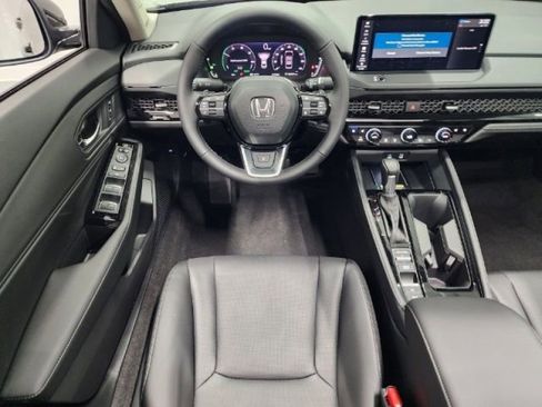 Used 2025 Honda Accord SE image 3