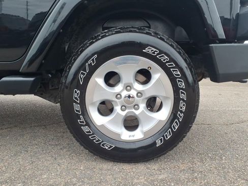 Used 2014 Jeep Wrangler Unlimited Sahara w/ Connectivity Group image 19