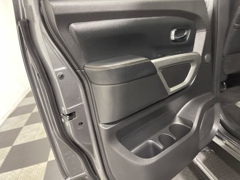 Used 2016 Nissan Titan SL image 15