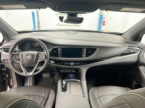 Used 2023 Buick Enclave Avenir AWD/4WD image 10