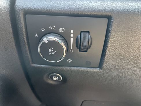 Used 2021 Jeep Grand Cherokee Laredo X image 14