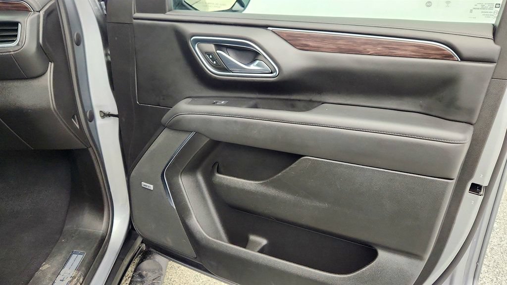 Used 2023 Chevrolet Tahoe Z71 w/ Luxury Package AWD/4WD image 29