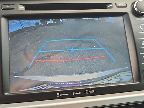 Used 2016 Toyota Highlander XLE AWD/4WD image 17