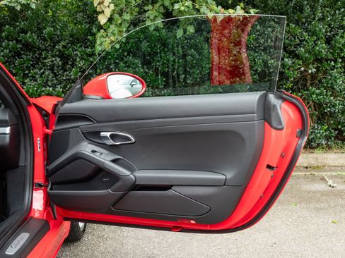 Used 2025 Porsche 718 Cayman image 25