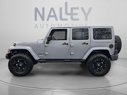 Used 2017 Jeep Wrangler Unlimited Sahara AWD/4WD image 2