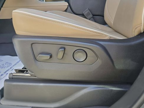 Used 2024 Chevrolet Suburban Premier image 13