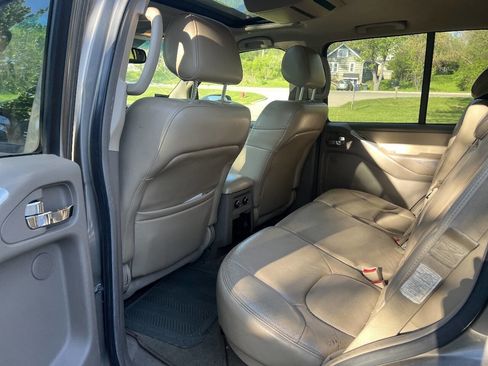 Used 2008 Nissan Pathfinder S AWD/4WD image 11