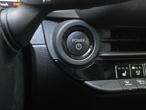 Used 2025 Toyota Crown Signia image 19