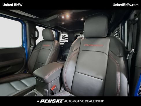 Used 2025 Jeep Wrangler Unlimited Rubicon AWD/4WD image 12