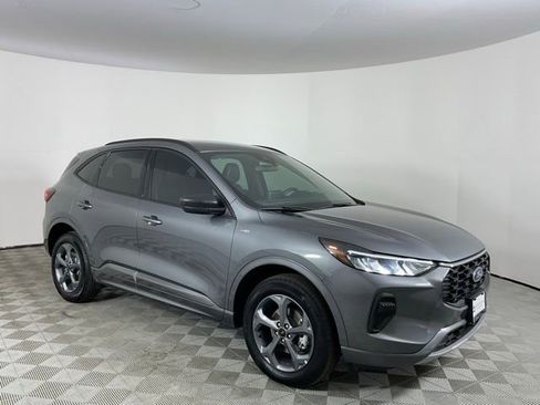 Used 2024 Ford Escape ST-Line image 3