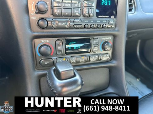 Used 2004 Chevrolet Corvette Coupe RWD image 22
