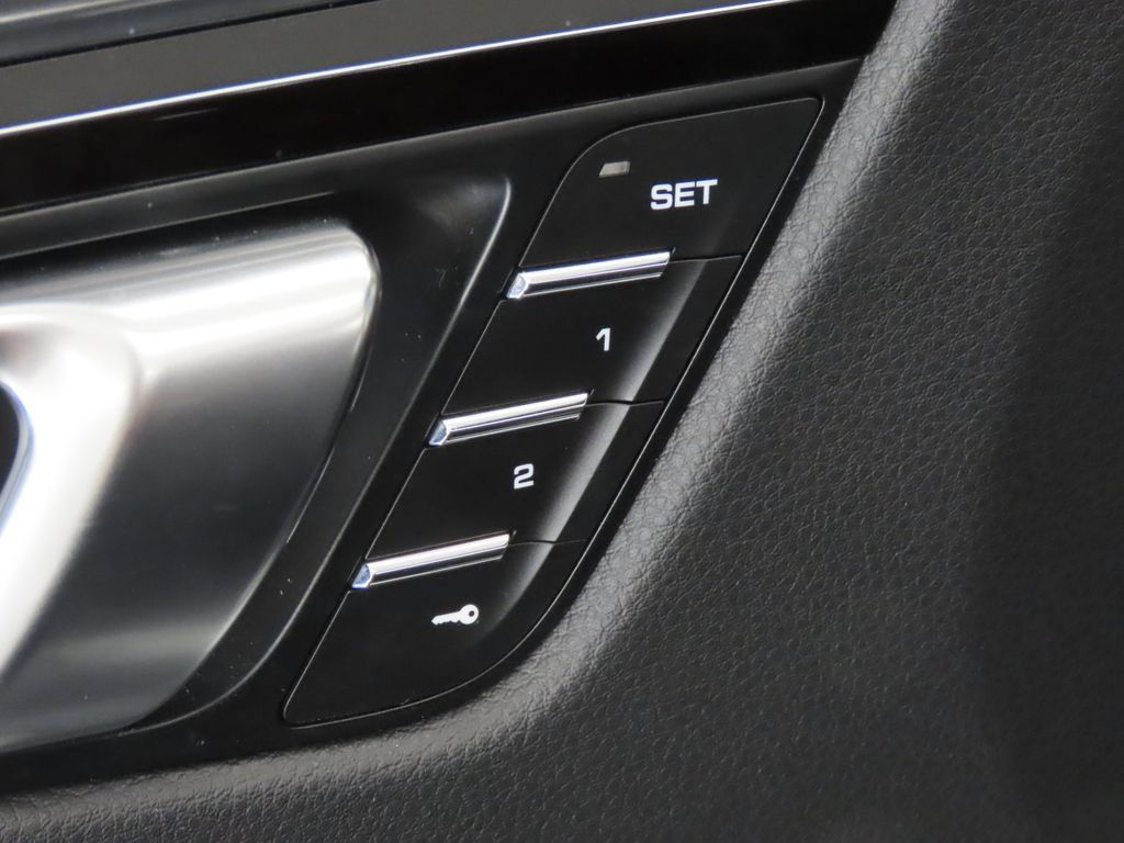 Used 2021 Porsche Macan S AWD/4WD image 37