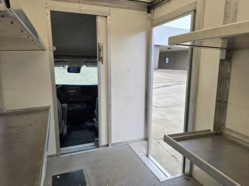 Used 2022 Chevrolet Express 3500 w/ Power Convenience Package image 15