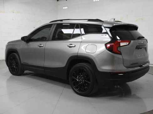 Used 2023 GMC Terrain SLE w/ Driver Convenience Package FWD image 9