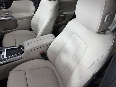 New 2026 Mercedes-Benz GLA 250 4MATIC image 7