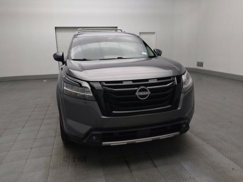 Used 2022 Nissan Pathfinder SL w/ SL Black Package FWD image 14