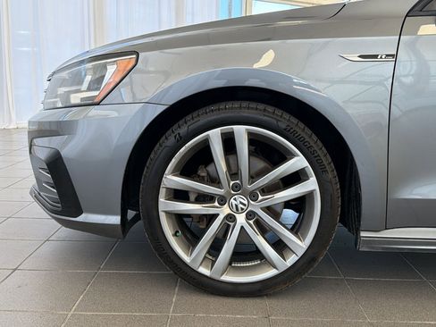 Used 2018 Volkswagen Passat 2.0T R-Line FWD image 12