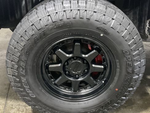 Used 2019 Nissan Titan SL w/ Midnight Edition image 13