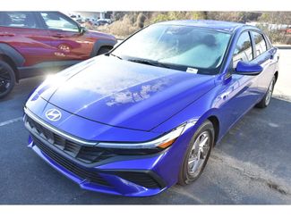 Used 2024 Hyundai Elantra SE video 1