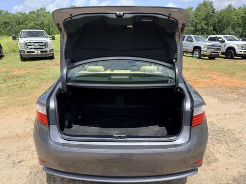 Used 2013 Lexus ES 300h w/ Premium Pkg FWD image 10