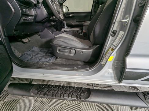 Used 2021 Toyota Tacoma TRD Sport image 27