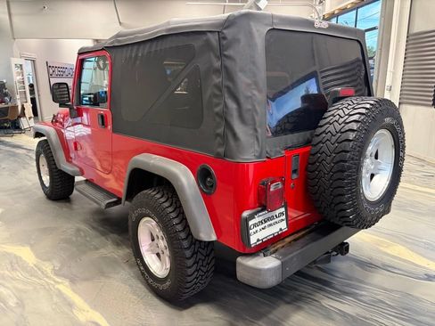 Used 2005 Jeep Wrangler Unlimited w/ Security Group AWD/4WD image 33