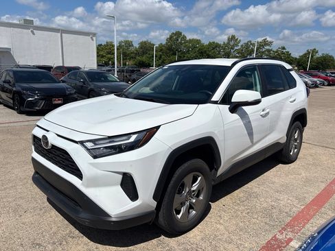 Used 2024 Toyota RAV4 XLE FWD image 1