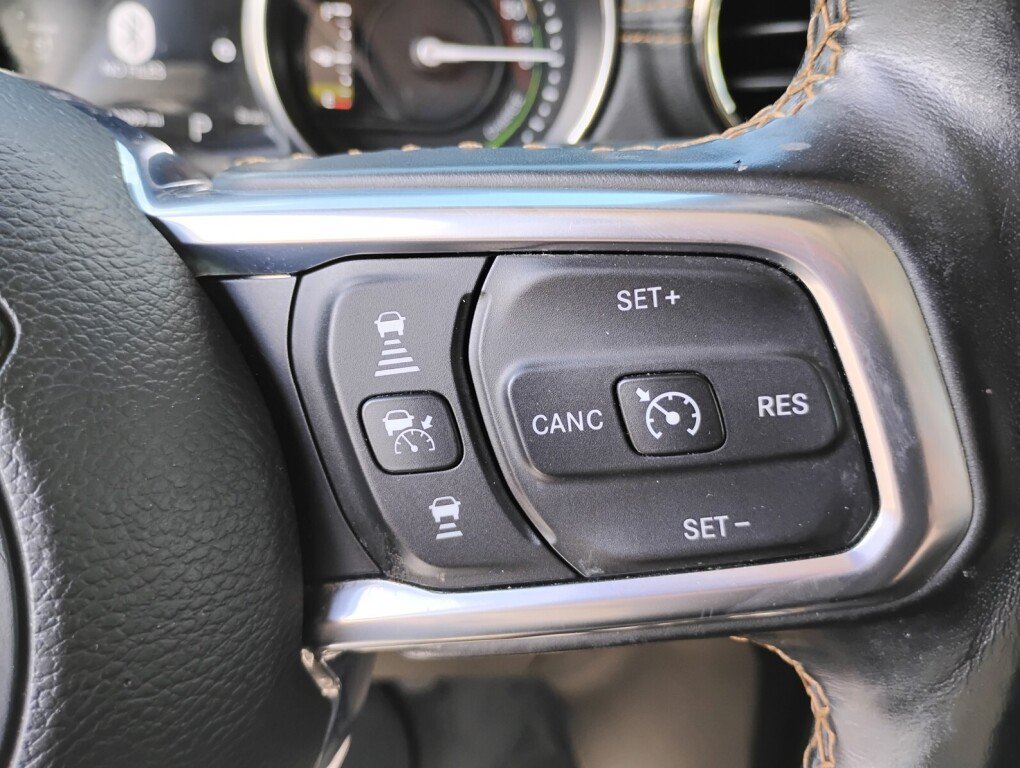 Used 2021 Jeep Wrangler Unlimited Sahara AWD/4WD image 22