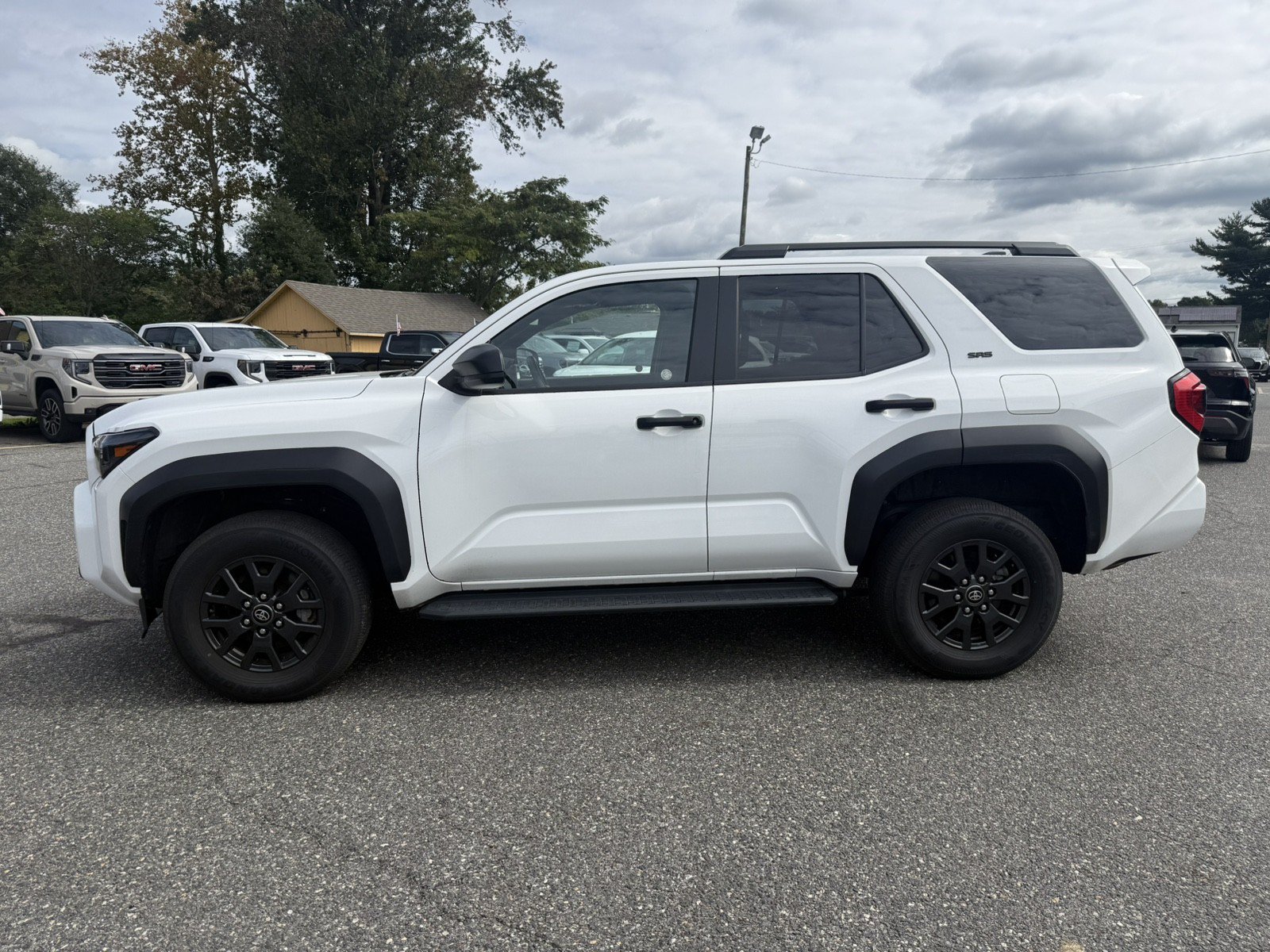 Used 2025 Toyota 4Runner SR5 AWD/4WD image 6