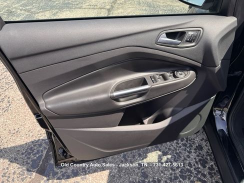 Used 2018 Ford Escape Titanium w/ Ford Safe & Smart Package AWD/4WD image 23