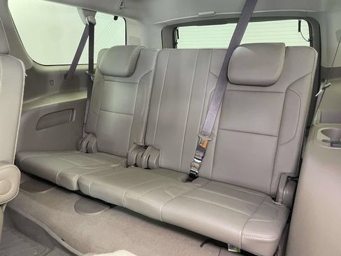 Used 2020 Chevrolet Suburban LT AWD/4WD image 18