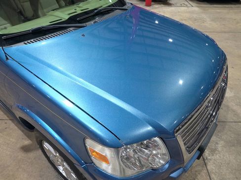 Used 2009 Ford Explorer XLT image 18