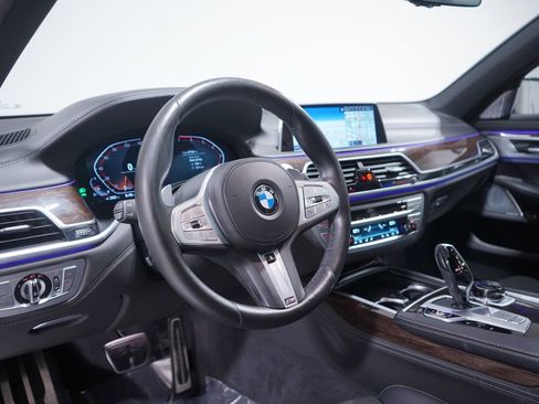 Used 2022 BMW 750i xDrive w/ Executive Package image 6