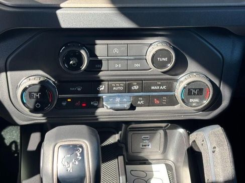 New 2025 Ford Bronco Outer Banks w/ Sasquatch Package image 18