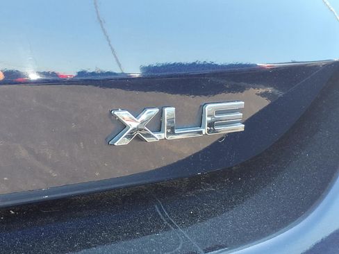 Certified 2020 Toyota Highlander XLE FWD image 34