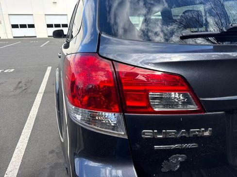 Used 2011 Subaru Outback 2.5i Premium w/ All-Weather Pkg image 19