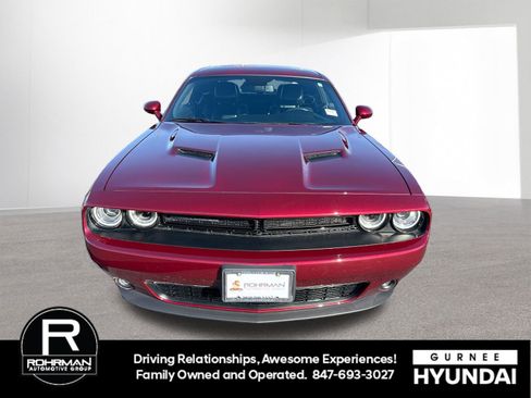 Used 2018 Dodge Challenger SXT Plus image 3