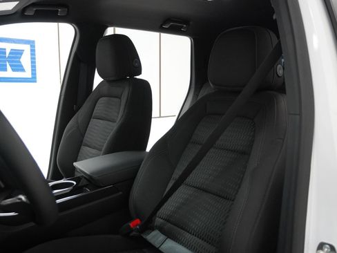 New 2026 Chevrolet Equinox LT image 16